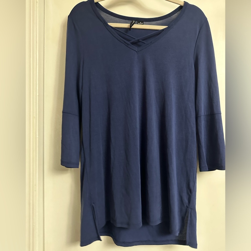 Navy New Directions dressy blouse. Size Medium. NWT